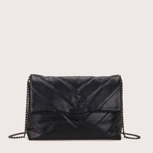 ✨NWDB✨ Black Chevron Flap Chain Bag